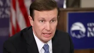Senator's scathing tweet on refugee ban