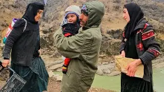 Osool-e Din & Khadijeh | Rainy Days, Mountain Life and Bread by the River