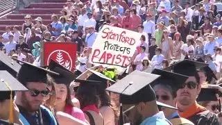 Stanford University Students Show Solidarity to Sexual Assault Victim