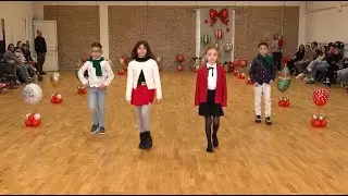 Sfilata natalizia First Junior: video integrale dell’evento