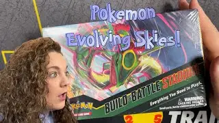 Opening Pokémon Evolving Skies Build and Battle Stadium! Umbreon Alt Art???