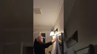 how does the mirror know my reflection behind the towel?