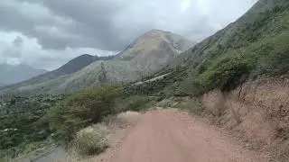 Bajando x la carretera de tranca hacia mizkibamba cruzando x el puente de choro Bamba ...La mar