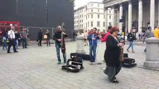 musicians THE PASSAPORT london Trafalgar square