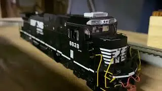 ScaleTrains Norfolk Southern C40-9 Unboxing and Review!