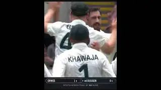 Starc bowls vd Dussen 300th career wicket #shorts
