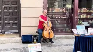 Talented cello player in Toledo, Spain 🇪🇸 