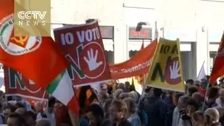 Italians protest against PM Renzi&rsquo;s referendum on constitutional reforms