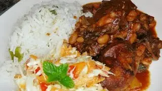 HOW TO MAKE JAMAICAN BROWN STEWED CHICKEN RECIPE | COLE SLAW | BAKED BEANS AND RICE