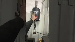 Дровяная печь переделана в обогреватель на отработанном масле. Дешевое отопление для вашего магаз...