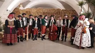 Vystoupení hanáckého mužského sboru Rovina a hudecké muziky
