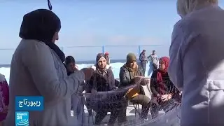 المرأة المغربية الكادحة تمتهن صيد الأسماك في رسالة تحدٍ للمجتمع المحافظ !!