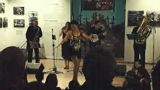 Triny Kelly & Dixie Cream Jazz Band: Charleston