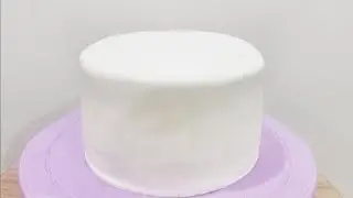 How to cover a cake in fondant with sharp edges, without tools!