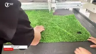 The vibrating knife cutter equipped with Round knife to cut plastic turf