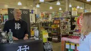 Дольф Лундгрен прибывает на мероприятие Hard Cut.