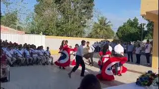 la cosquillitas (baile folclórico) @Juan Luis Guerra