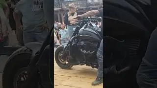 V8 Sound Black Boss Hoss
