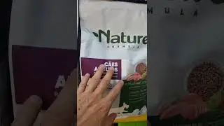 A melhor raçao para cachorro de pequeno porte é a Nature Fórmula super premium