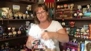 Bookboxes 101: Unboxing - Owlcrate - Ruthless Royals