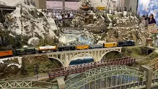 AWESOME O Scale Winter Themed Model Train Layout Aventura Mall, Miami