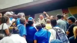ALEX ANGULO protesta MPPEUCT