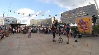 Circologia no Berlim Lacht