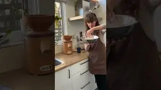 В чём разница между покупной цельнозерновой мукой и свежемолотой мукой? #домашнийпекарь