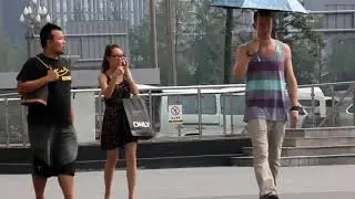 TAKING PEOPLE&rsquo;S UMBRELLAS 🤣🤣