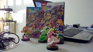 The Splatoon Release (Game Case/Disc + Amiboo Set + Guide Book)