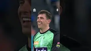 Glenn Maxwell you cannot be serious 🤯 | Best catch of #BBL14