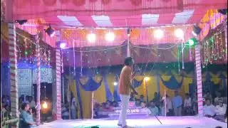 একটি গোলাপের মৃত্যু যাত্রাপালায় ভাই-বোন অভিনয় ও গান