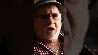 Фрэнк Куллотта рассказывает о жестоком обращении в детстве.