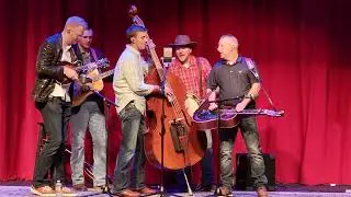 Head Over Hills (Flatt and Scruggs )