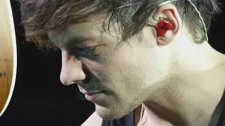 One Direction-Little Things live in Cleveland,08/27/2015.Louis centric.
