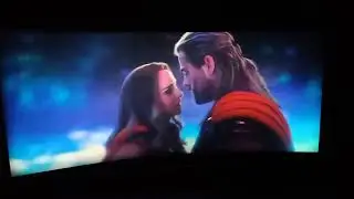 Thor love and thunder Theatre Reaction Jane kissing scene #thorloveandthunder #marvel #hindi