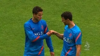 1,2,3 - Panna: Afellay vs Boulahrouz @ Euro2012 training