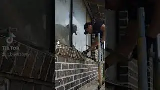 Laying a long brick window sill 🧱 #bricklaying #construction #satisfying #asmr