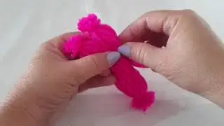 Bonequinha fofa ❤️ imã de geladeira/lembrançinha feita com lã/ Diy com Cris Pinheiro