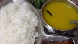 cooking for dal chawal bathua ka saag aur baingan ke pakode 🤤