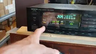 1980's Onkyo TX-82 Tuner Amplifier (Receiver) with remote. DEMO.