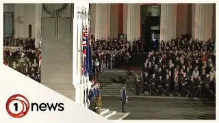 Kiwis young and old gather to remember fallen soldiers