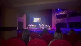 Eddy Napoli fa cantare la platea del Teatro Trianon-Viviani per i 75 anni della canzone Luna Rossa