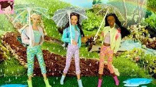 Waterplay Barbie Rain or Shine Toys for Kids - Playing with Dolls in The Rain -  Doll Stories