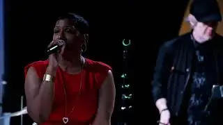 Special event band ELECTRIC SUGAR covering Gloria Gaynor's 