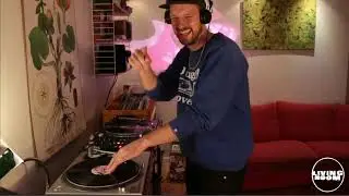 Live at the living room with kugg
