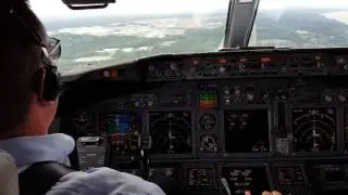 Capt Pat #737NG landing at Paine Field