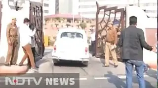 Kejriwal's office raided by CBI; his office sealed, claims Delhi govt