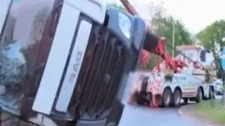 Heavy Recovery - Rollover 40 tonne truck on its side, the team race to get it cleared