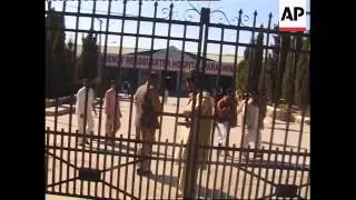 90 people killed in sectarian clashes btwn Sunni, Shiite Muslims